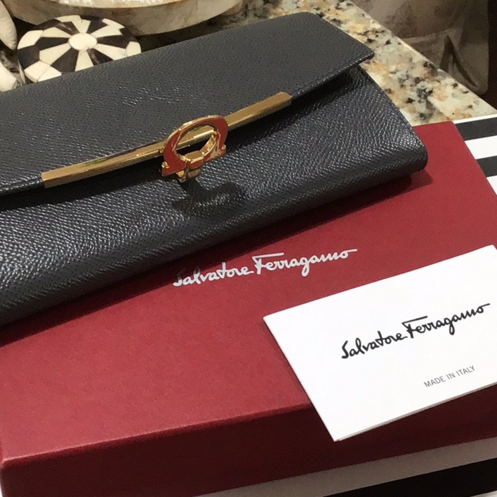 New Salvatore Ferragamo Leather Wallet Stromboli Sand - Picture 12 of 13